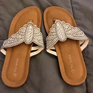 Cute slip on sandals. Size 8.5. Runs small!